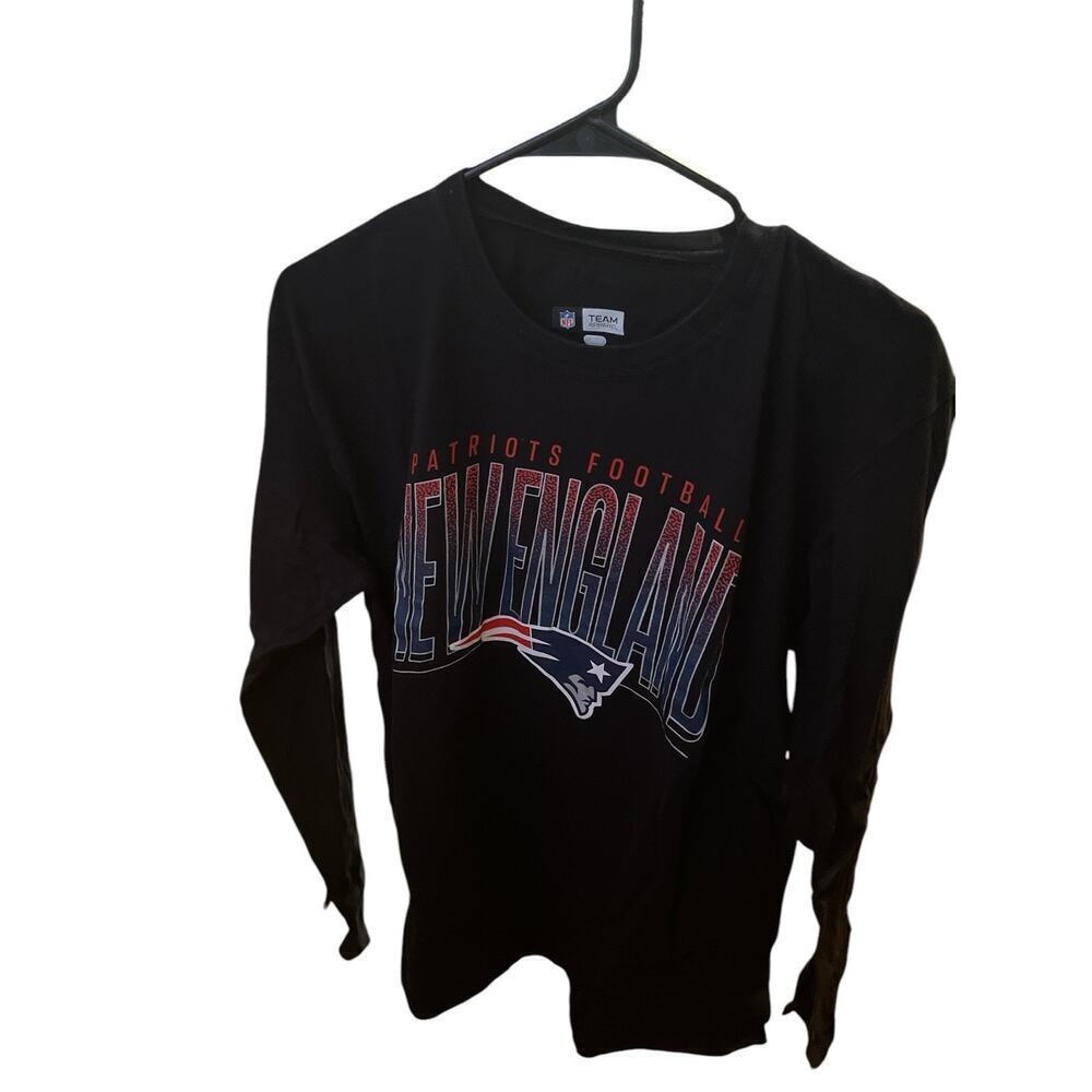 NFL BLACK PATRIOTS FOOTBALL NEW ENGLAND LONG SLEEVES SIZE LARGE